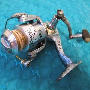 Vintage Pflueger Medalist 4-8 lb. Gear Ratio 5.2:1 Spinning / Fishing Reel - VGC